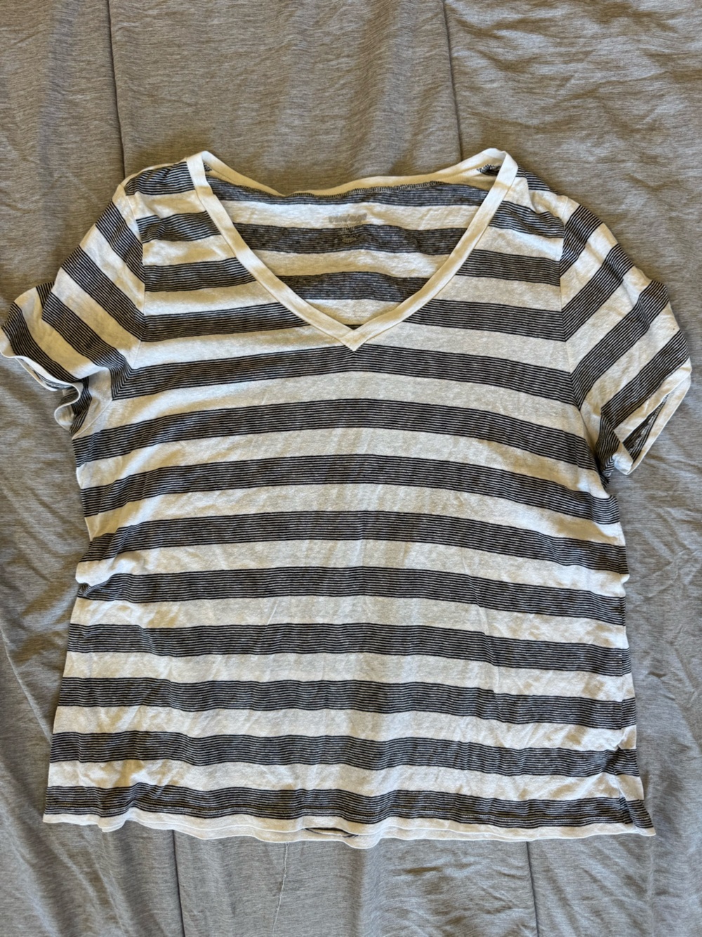 Old Navy Black and White Striped V-Neck Short Sleeve Tee